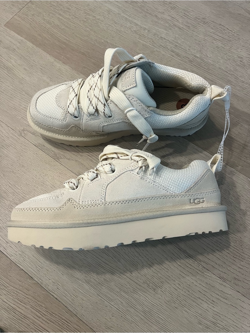 NWOT UGG Lo Lowmel women’s sneakers size 8
